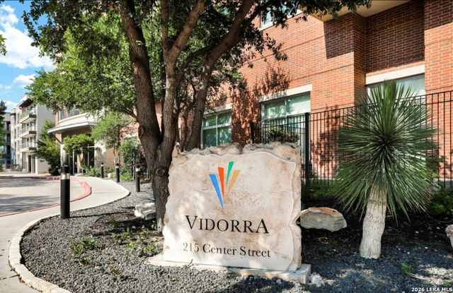 215 Center St Apt 1805, San Antonio, TX 78202