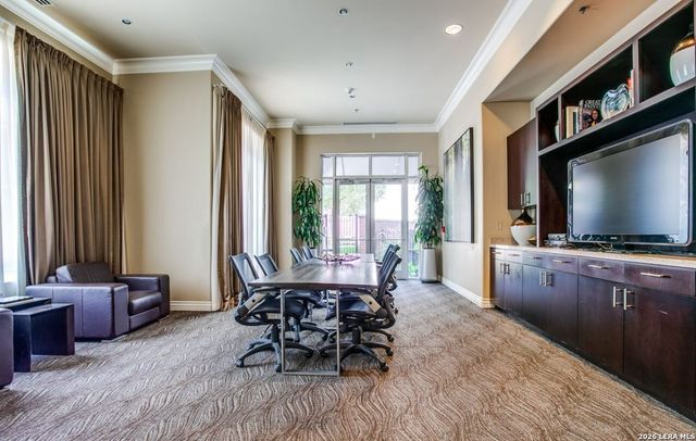 215 Center St Apt 1805, San Antonio, TX 78202