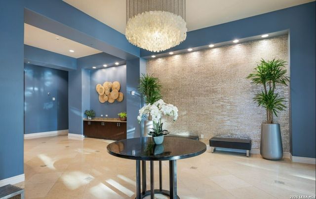 215 Center St Apt 1805, San Antonio, TX 78202