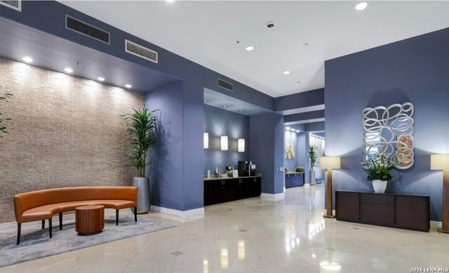 215 Center St Apt 1805, San Antonio, TX 78202