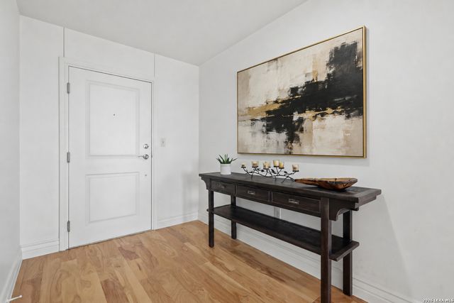 215 Center St Apt 1805, San Antonio, TX 78202