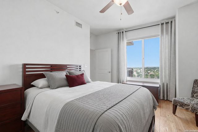 215 Center St Apt 1805, San Antonio, TX 78202