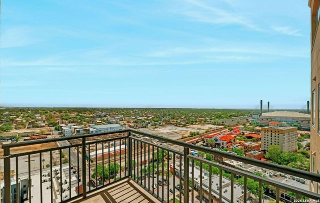 215 Center St Apt 1805, San Antonio, TX 78202