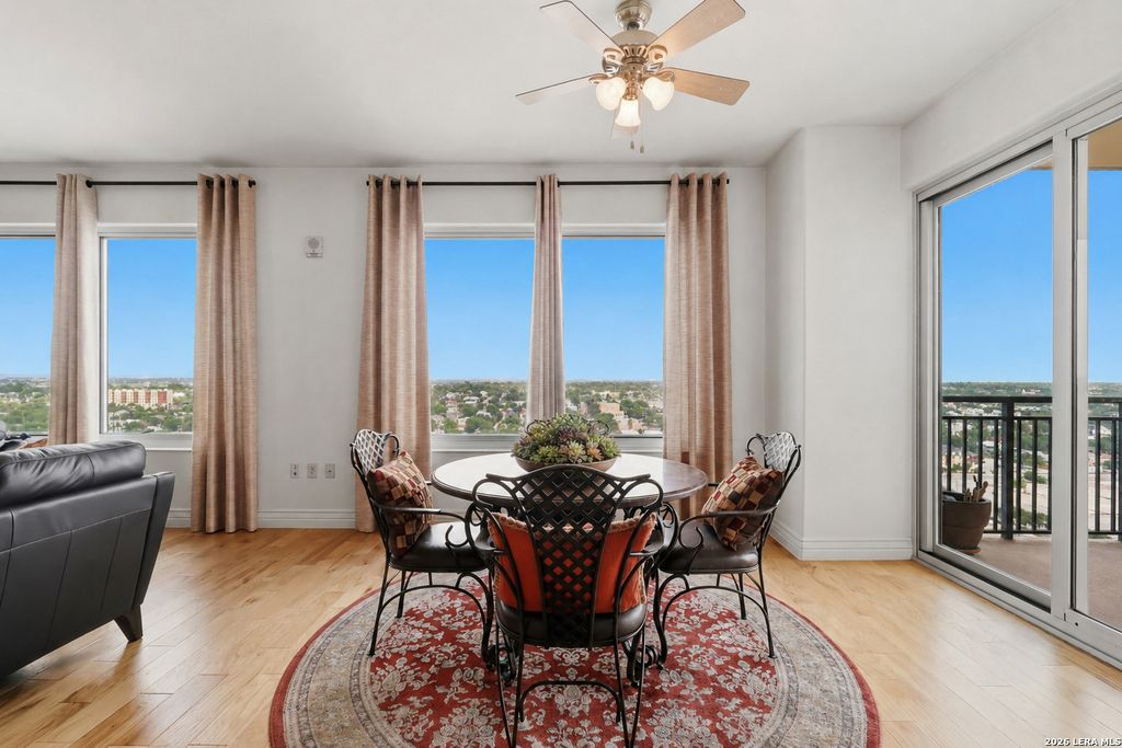 215 Center St Apt 1805, San Antonio, TX 78202