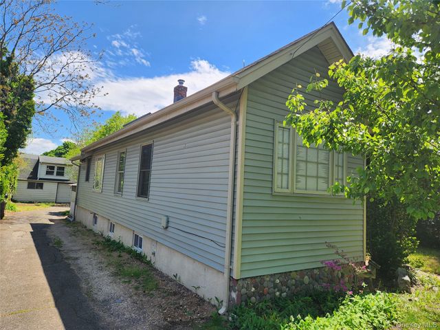 839 Fullerton Avenue, Uniondale, NY 11553