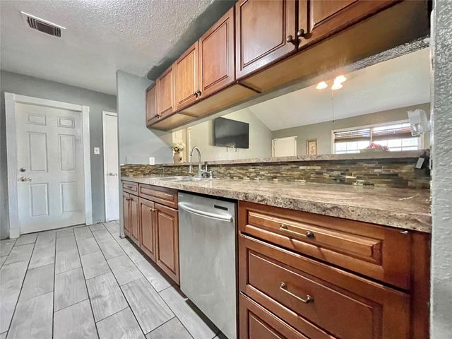 2214 Rhyme Court Road, Houston, TX 77067