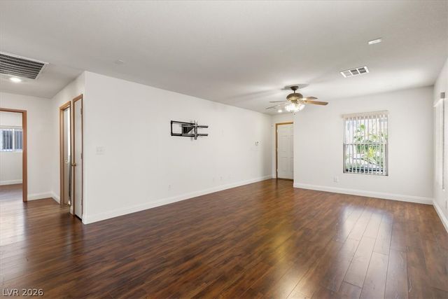 5009 Lone Wolf Avenue, Las Vegas, NV 89131