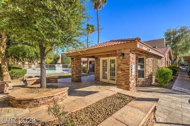 1814 DECATUR Boulevard 203, Las Vegas, NV 89108