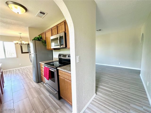 1814 DECATUR Boulevard 203, Las Vegas, NV 89108