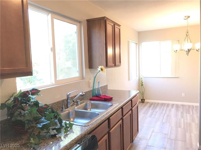 1814 DECATUR Boulevard 203, Las Vegas, NV 89108