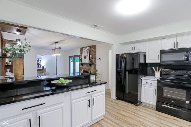 512 Lexington Boulevard, Carmel, IN 46032