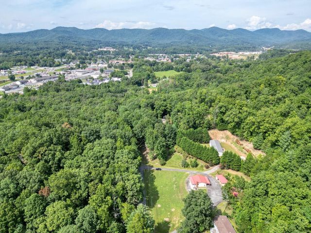 733 Jones Street, Blairsville, GA 30512