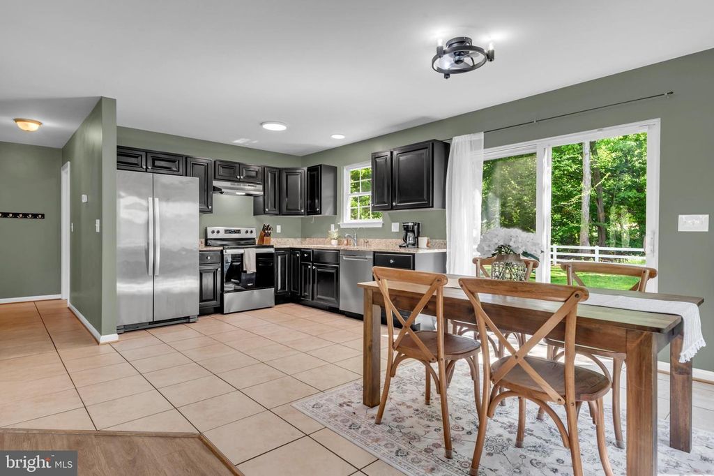 Image 16 of property listing at 118 STEWART LN, Grasonville, MD 21638