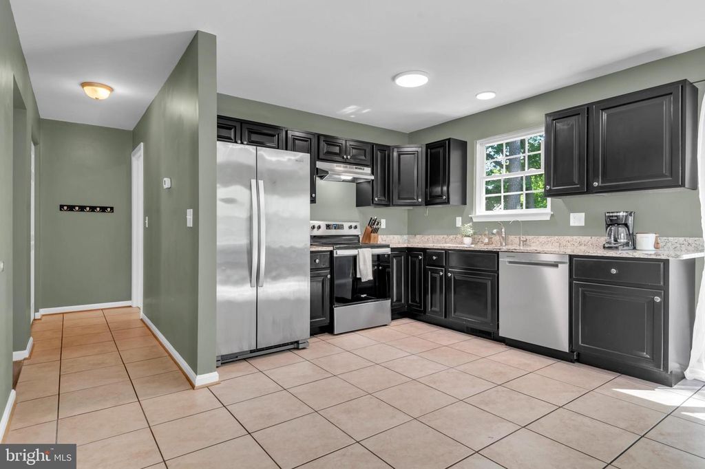 Image 17 of property listing at 118 STEWART LN, Grasonville, MD 21638