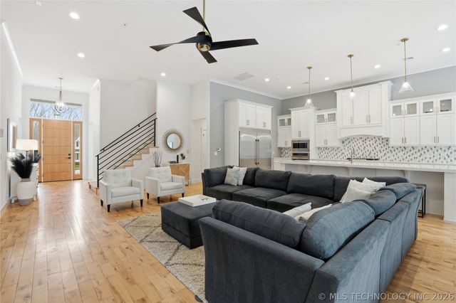 7409 S Chestnut Avenue, Broken Arrow, OK 74011