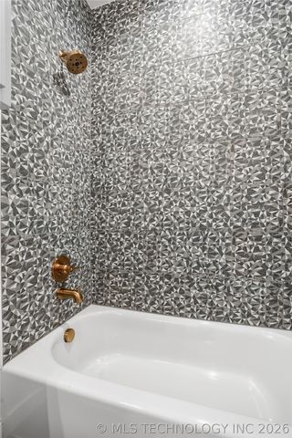 7409 S Chestnut Avenue, Broken Arrow, OK 74011