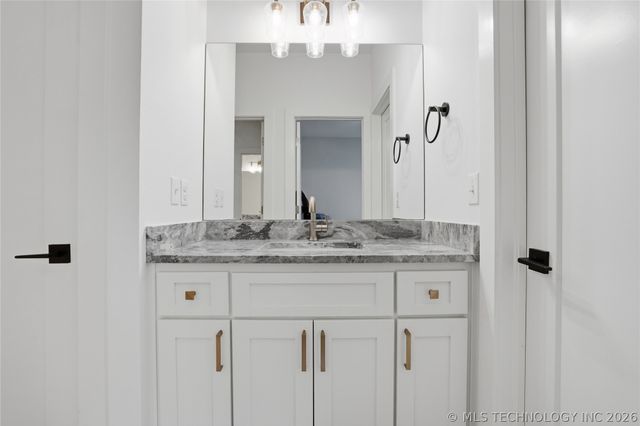 7409 S Chestnut Avenue, Broken Arrow, OK 74011