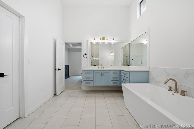 7409 S Chestnut Avenue, Broken Arrow, OK 74011