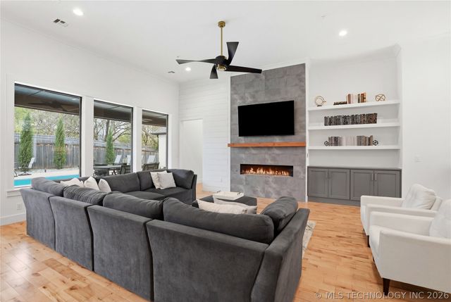 7409 S Chestnut Avenue, Broken Arrow, OK 74011