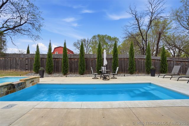 7409 S Chestnut Avenue, Broken Arrow, OK 74011