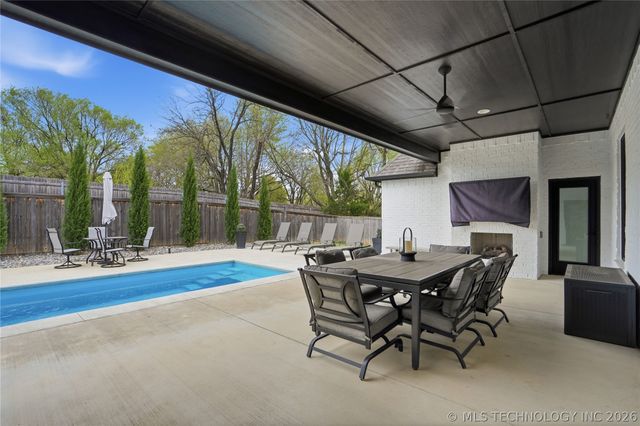 7409 S Chestnut Avenue, Broken Arrow, OK 74011