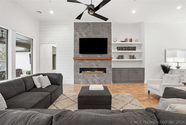 7409 S Chestnut Avenue, Broken Arrow, OK 74011