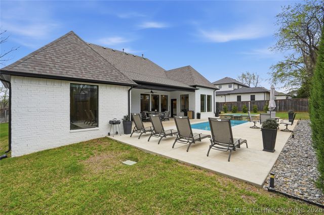 7409 S Chestnut Avenue, Broken Arrow, OK 74011