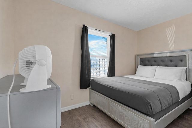 2422 Joyce Avenue, Columbus, OH 43211