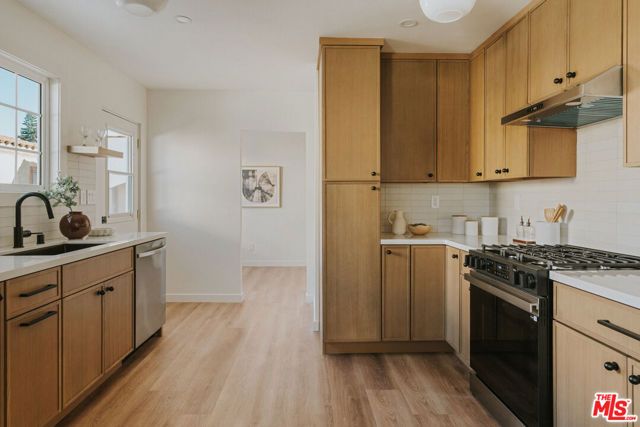 3439 W 59th Place, Los Angeles, CA 90043