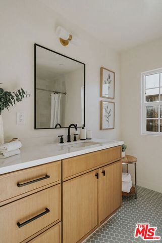 3439 W 59th Place, Los Angeles, CA 90043