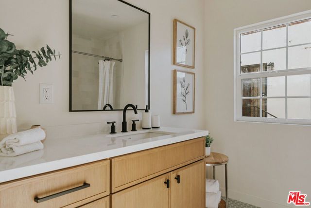 3439 W 59th Place, Los Angeles, CA 90043