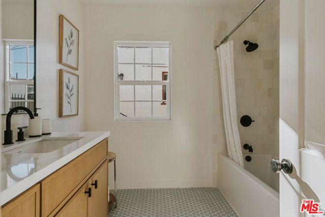 3439 W 59th Place, Los Angeles, CA 90043