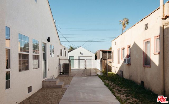 3439 W 59th Place, Los Angeles, CA 90043