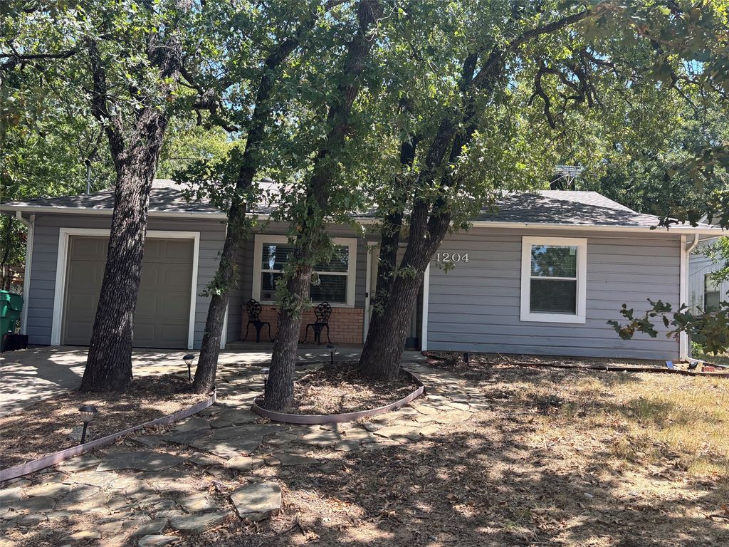 1204 Stuart Road, Denton, TX 76209