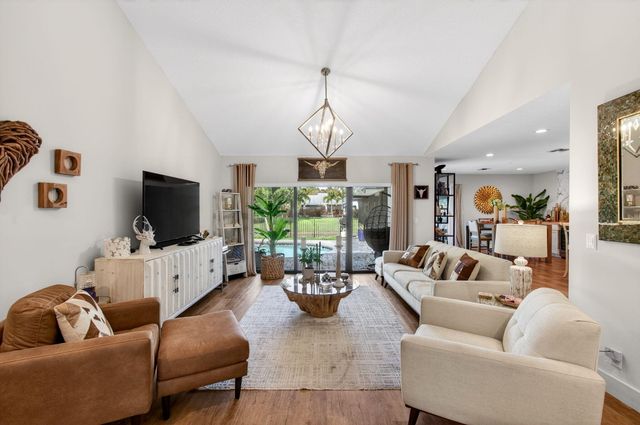 18304 181st Circle S, Boca Raton, FL 33498