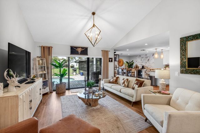 18304 181st Circle S, Boca Raton, FL 33498