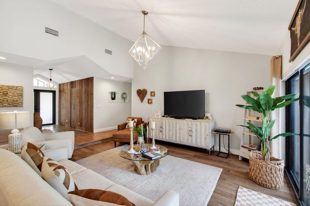 18304 181st Circle S, Boca Raton, FL 33498