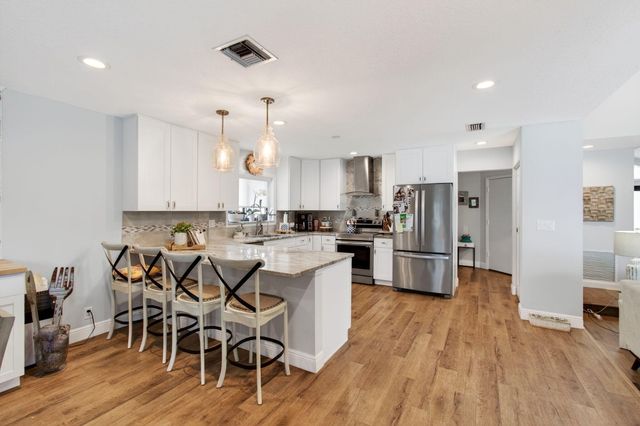 18304 181st Circle S, Boca Raton, FL 33498