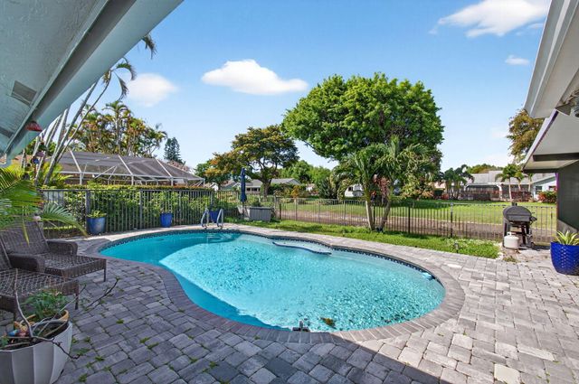 18304 181st Circle S, Boca Raton, FL 33498