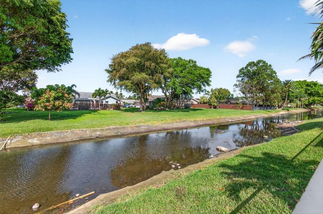 18304 181st Circle S, Boca Raton, FL 33498