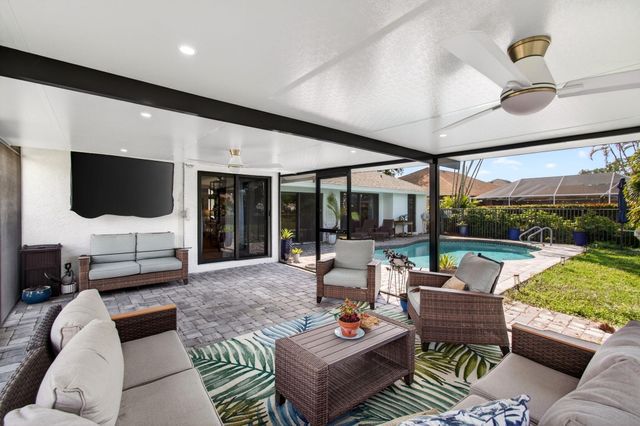 18304 181st Circle S, Boca Raton, FL 33498