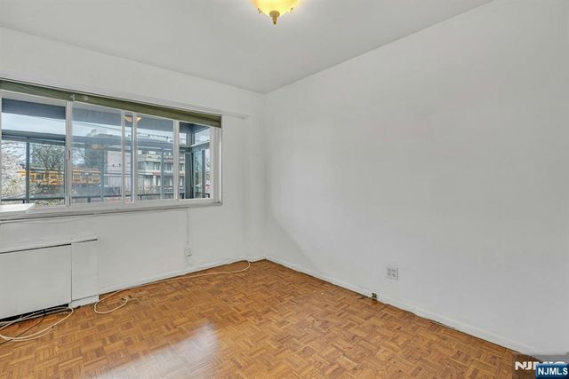 2185 Lemoine Avenue 2C, Fort Lee, NJ 07024