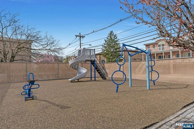 2185 Lemoine Avenue 2C, Fort Lee, NJ 07024