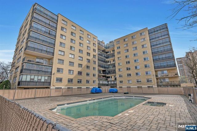 2185 Lemoine Avenue 2C, Fort Lee, NJ 07024
