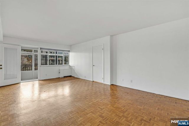 2185 Lemoine Avenue 2C, Fort Lee, NJ 07024