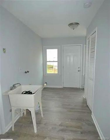 21840 Cunningham Avenue, Warren, MI 48091