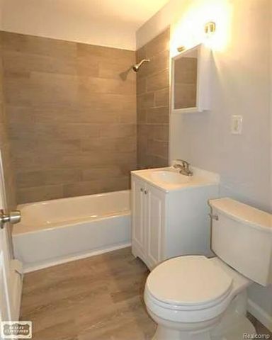 21840 Cunningham Avenue, Warren, MI 48091