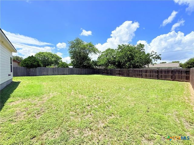 1168 Sycamore Street, Seguin, TX 78155