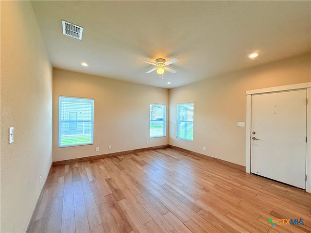 1168 Sycamore Street, Seguin, TX 78155