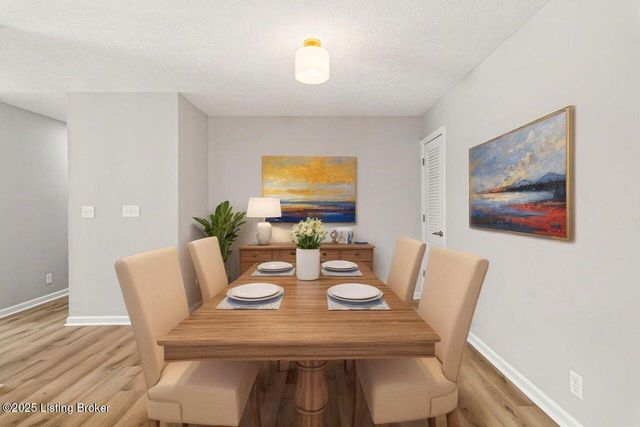 605 Glen Ct, Louisville, KY 40207